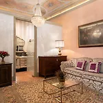 Piazza Pitti Palace - Residenza D'epoca Bed and breakfast 3*