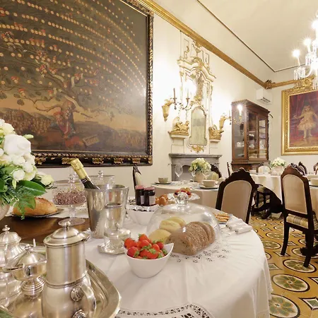 Bed & Breakfast Piazza Pitti Palace - Residenza D'epoca 3*