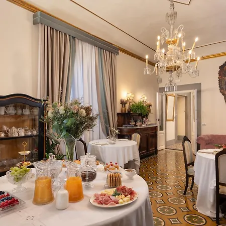 Bed & Breakfast Piazza Pitti Palace - Residenza D'epoca 3*