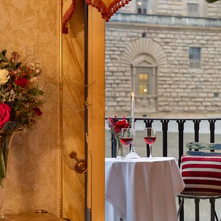 Piazza Pitti Palace - Residenza D'epoca 3* فلورنس
