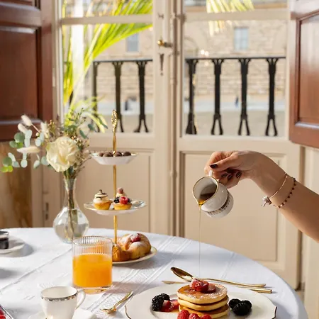 Piazza Pitti Palace - Residenza D'epoca Bed & Breakfast