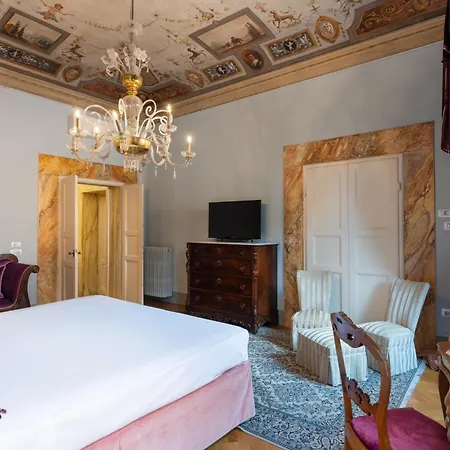 לינה וארוחת בוקר Piazza Pitti Palace - Residenza D'epoca פירנצה