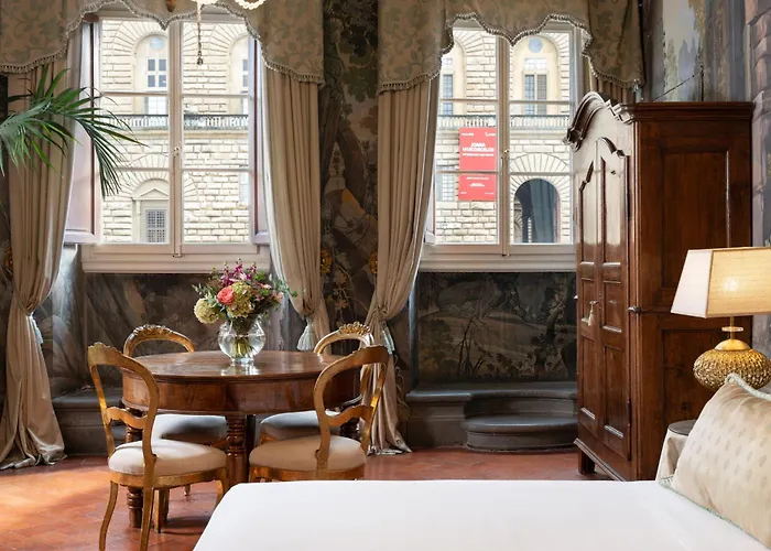 Piazza Pitti Palace - Residenza D'epoca 3* Florença