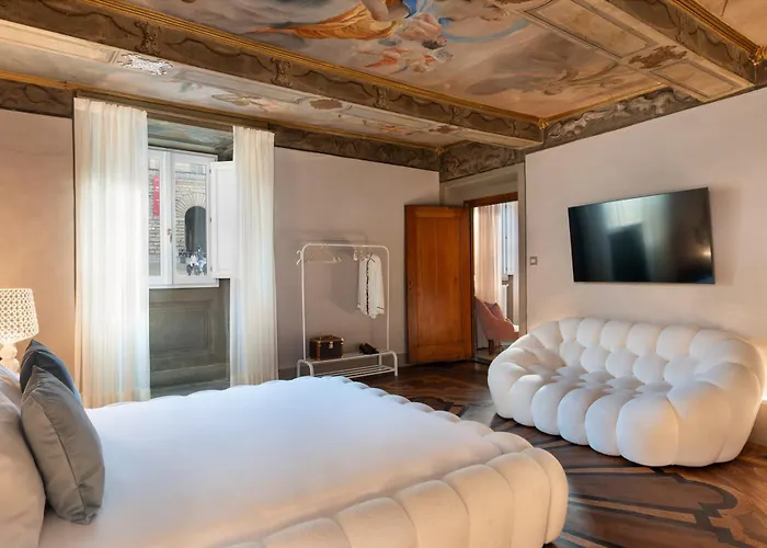 Piazza Pitti Palace - Residenza D'epoca