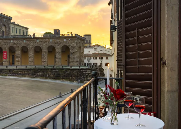 Piazza Pitti Palace - Residenza D'epoca 3* Florença