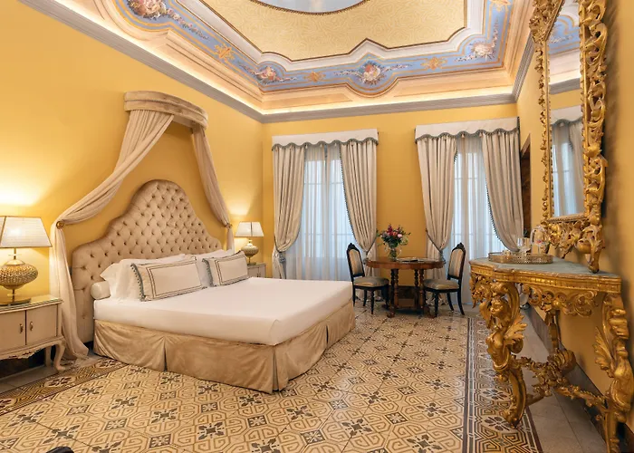 Piazza Pitti Palace - Residenza D'epoca 3*