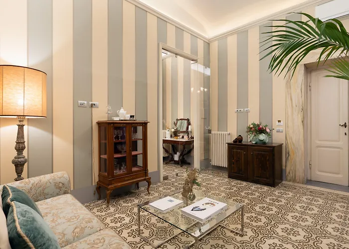 Piazza Pitti Palace - Residenza D'epoca Alojamento de Acomodação e Pequeno-almoço Florença