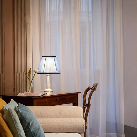 Bed & Breakfast Piazza Pitti Palace - Residenza D'Epoca 3*