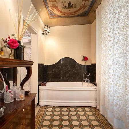 Piazza Pitti Palace - Residenza D'Epoca Bed & Breakfast