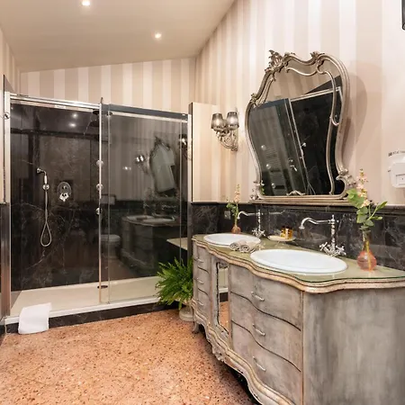 Piazza Pitti Palace - Residenza D'epoca Bed & Breakfast