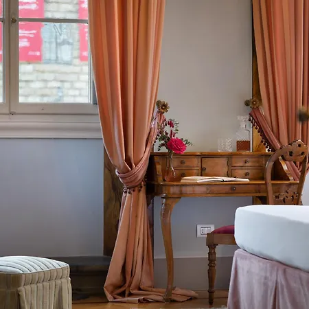 Bed & Breakfast Piazza Pitti Palace - Residenza D'Epoca