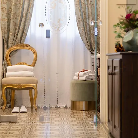 Bed & Breakfast Piazza Pitti Palace - Residenza D'Epoca 3*