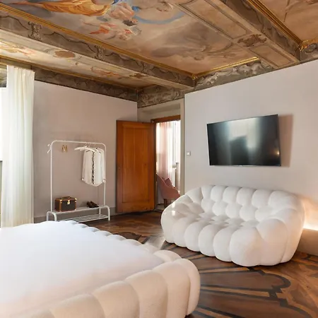 Piazza Pitti Palace - Residenza D'Epoca Bed & Breakfast