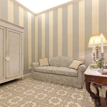 Piazza Pitti Palace - Residenza D'Epoca Bed & Breakfast