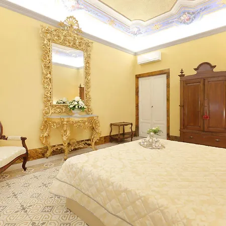Piazza Pitti Palace - Residenza D'Epoca